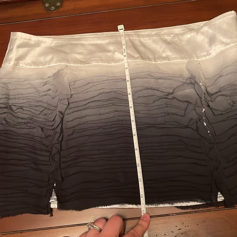 Bebe mini skirt sz L - Picture 6 of 9